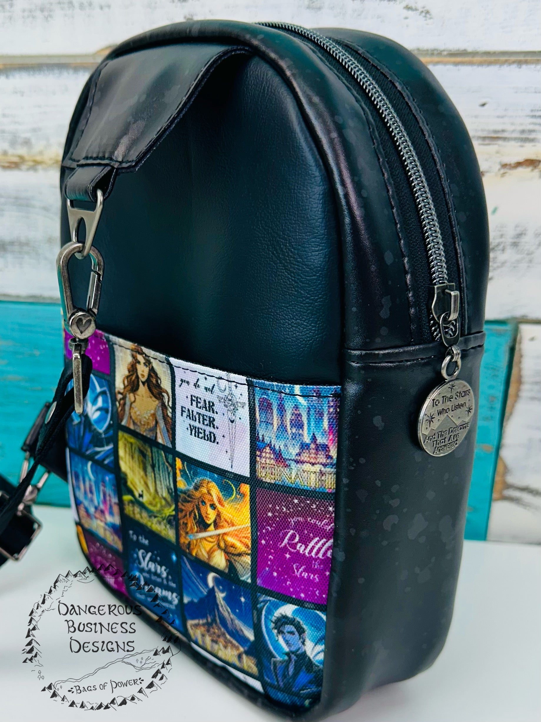 The mass vers Mini sling backpack LG