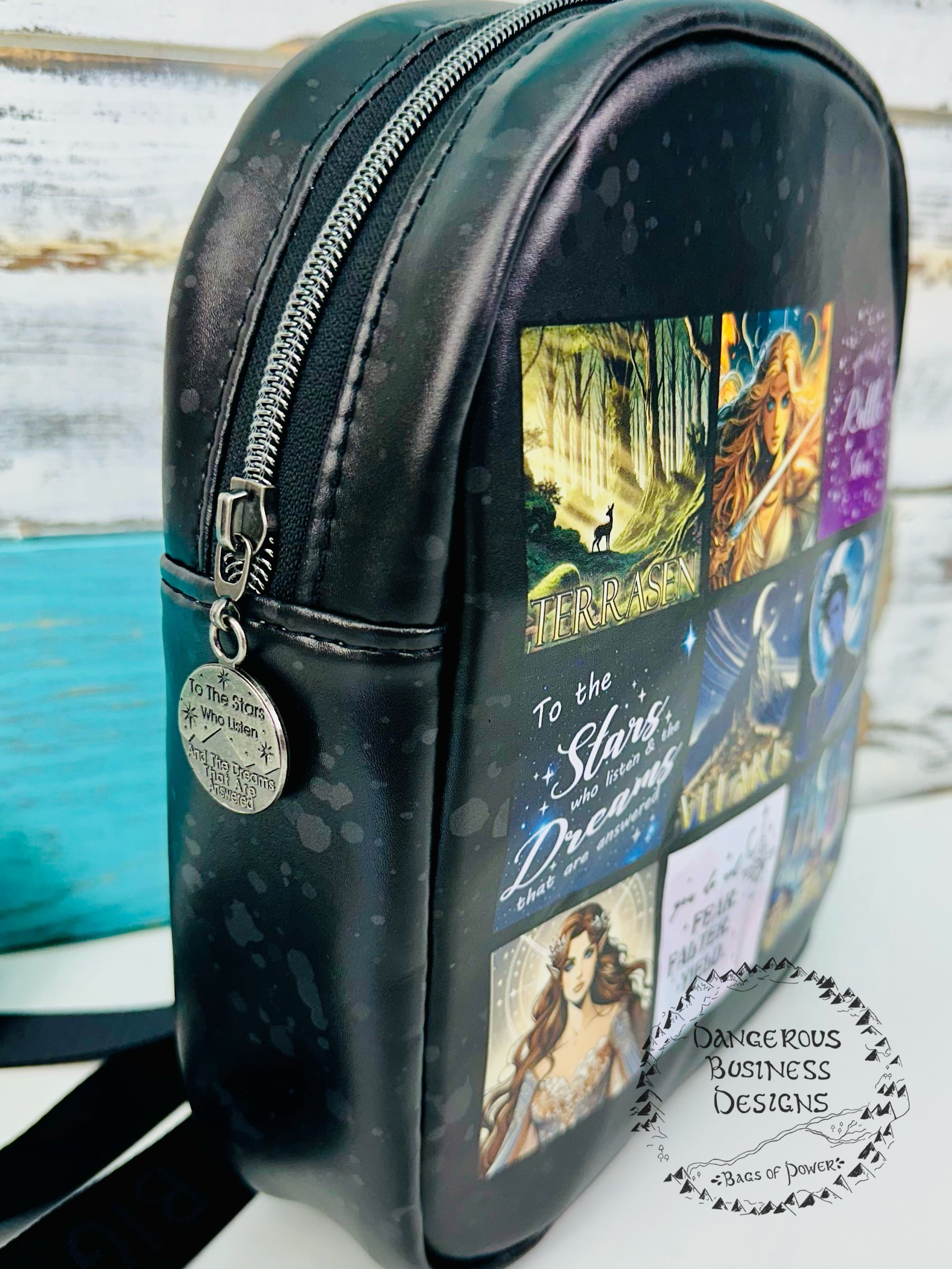 The mass vers Mini sling backpack LG